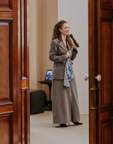 quem-e-Caroline-Taborda-advogada